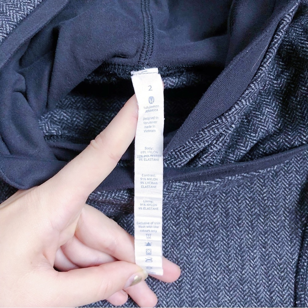 Lululemon • Think Fast Hoodie Heathered Herringbone Black chevron pullover Rulu - Picture 4 of 13